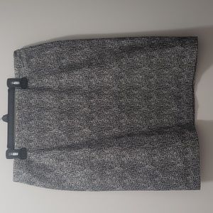 NWOT Super Comfortable Pull On Karen Kane At Knee Length Black Jacquard Skirt